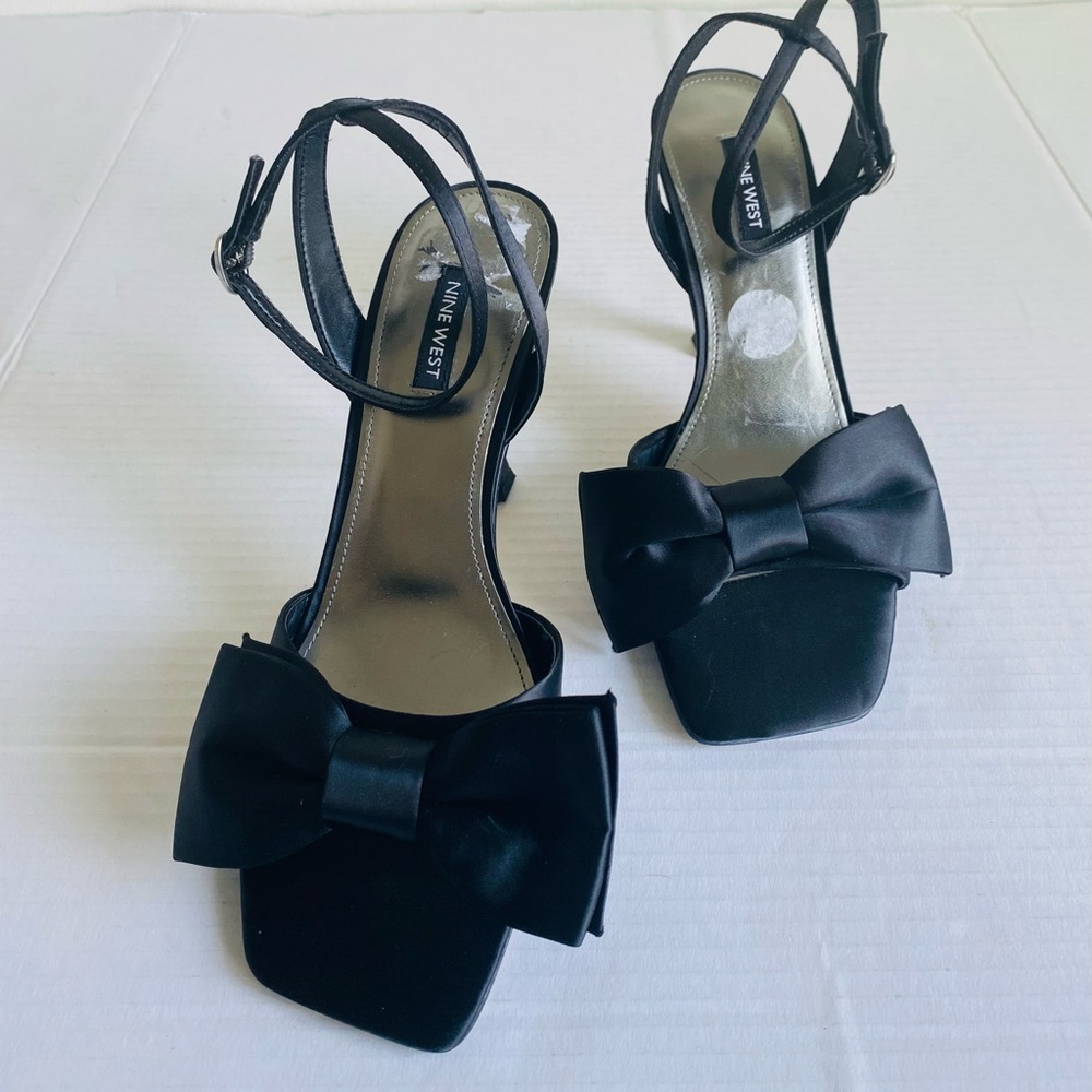 Nine West Black Heels with Bow Detail - Picture 2 of 6